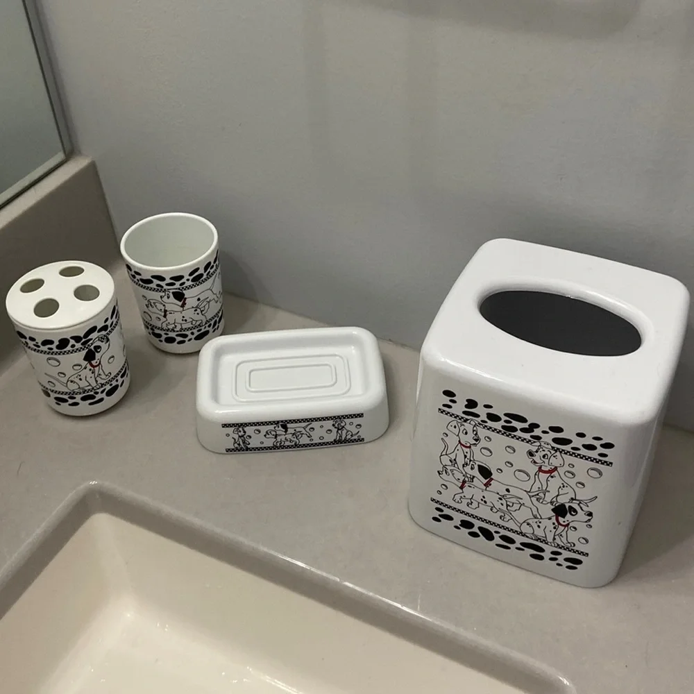 101 Dalmatians vintage 90s bathroom decor tissue, toothbrush holder, soap, & cup